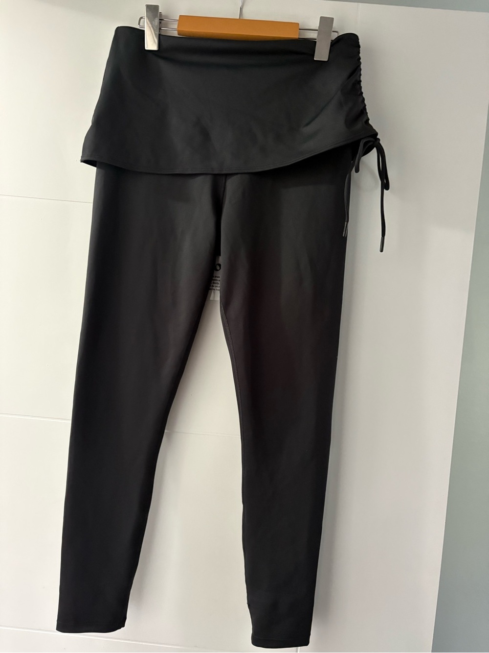 Knix Black Leggings With Rouched Waistband Size Large Like New